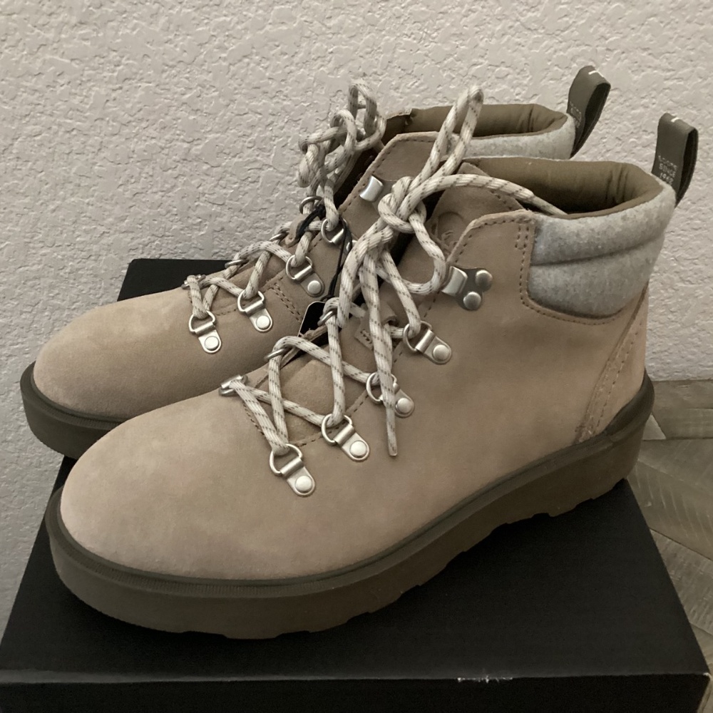 SOREL Hi-Line Cozy Lace-Up Hiking Boot (Women) 9.5M - Picture 2 of 8